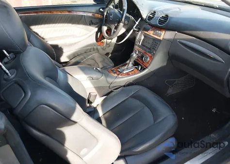 2005 Mercedes-Benz Clk 500 z USA, uszkodzony, nr VIN WDBTK75J45F153291